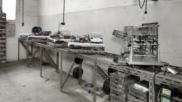 Musicola Factory - Different mechanisms on workbench