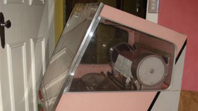 Musicola F-100 Side, Serial Number #27 from Frog's collection (donated in 2014 to the Powerhouse Musuem in Sydney)