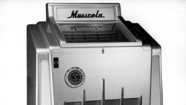 Musicola M12/10 Factory Photo - Front View