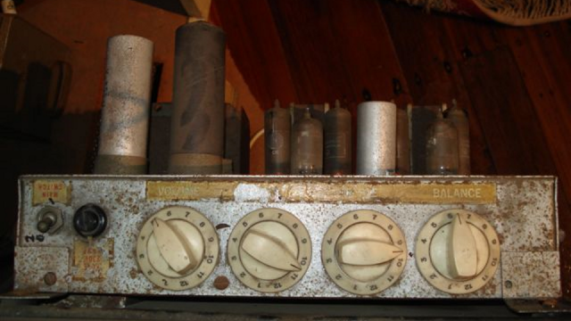 Musicola V-100 Mark II Amplifier Top, Serial Number #03 from Frog's collection (donated in 2014 to the Powerhouse Musuem in Sydney)